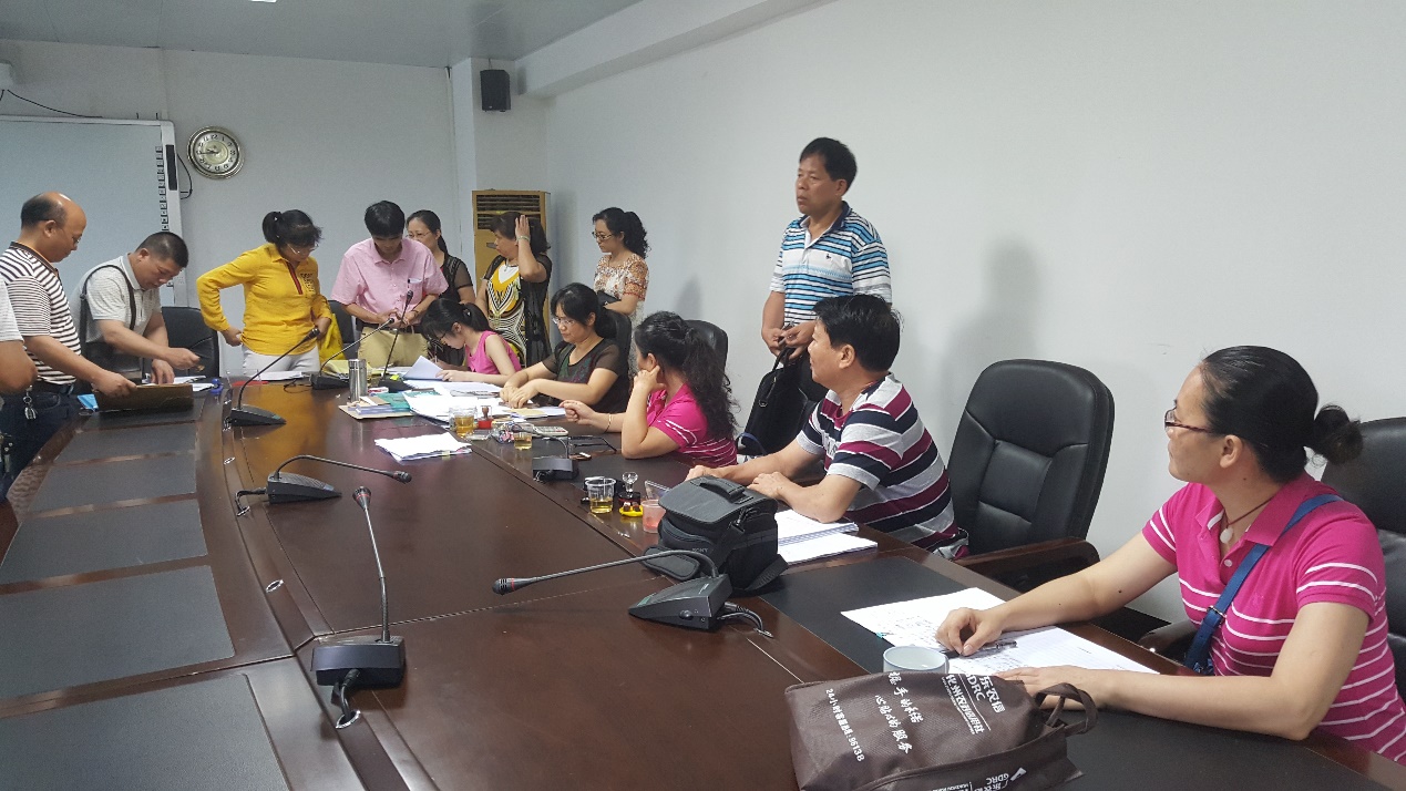 深入基層 上門服務——茂名代辦處上門辦理化州女教職工互助保障活動參（續(xù)）保手續(xù)